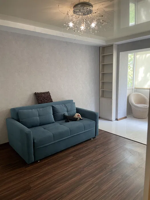 Продам 1 кімнатну квартиру , біля метро лісова.Влаcник